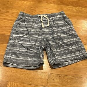 Old Navy men’s striped linen blend shorts  size small .